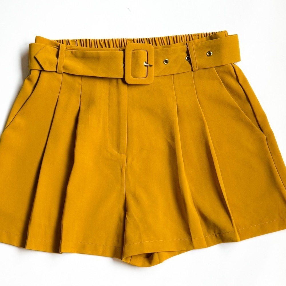 NWT Elodie pleated mustard belted shorts ❤️ - Picture 2 of 7